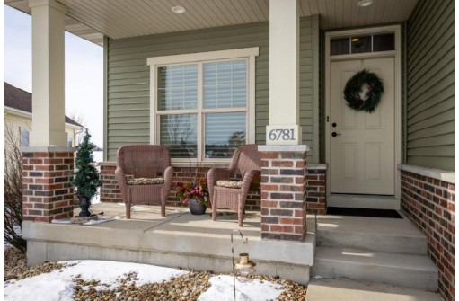 6781 Village Walk Ln, DeForest, WI 53532