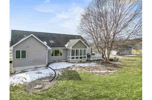 3910 Aric Ave, DeForest, WI 53532