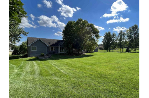 3910 Aric Ave, DeForest, WI 53532