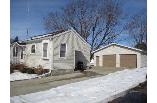 518 Charles St, Reedsburg, WI 53959