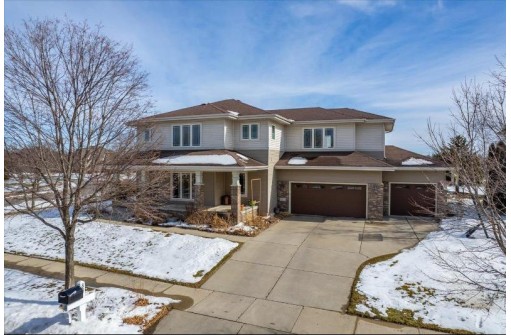 807 Sunrise Bay, Waunakee, WI 53597