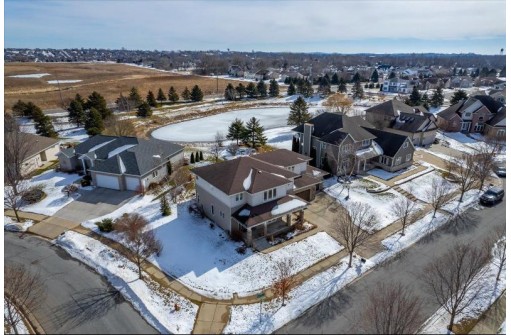 807 Sunrise Bay, Waunakee, WI 53597