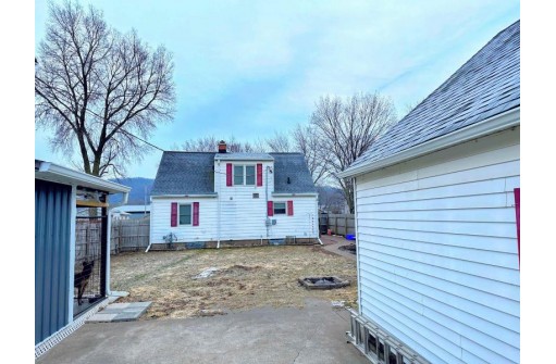 517 N Michigan St, Prairie Du Chien, WI 53821