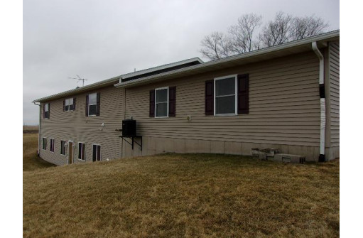 11244 Settlement Rd, Cassville, WI 53806-0000