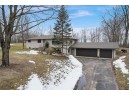 W8352 Crawford Rd, Portage, WI 53901