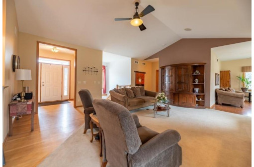 3057 Viking Pass, Sun Prairie, WI 53590