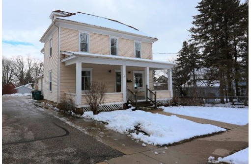 9 Head St, Edgerton, WI 53534