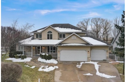 214 Fairbrook Dr, Waunakee, WI 53597