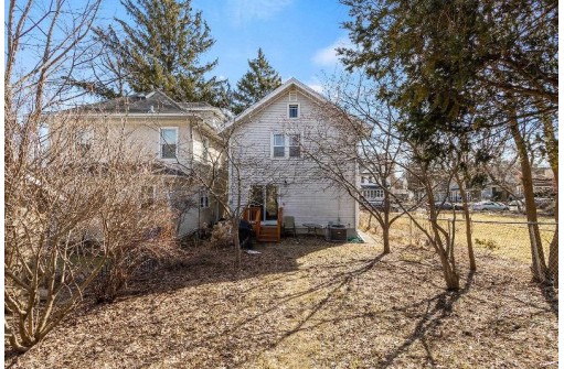 1012 Emerald St, Madison, WI 53715