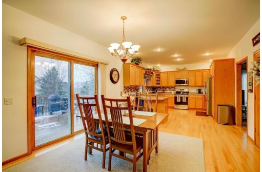 3180 Conservancy Estates Ln, Sun Prairie, WI 53590