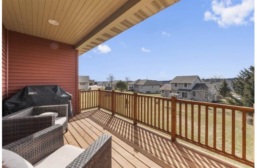 1825 Fjord Pass, Mount Horeb, WI 53572