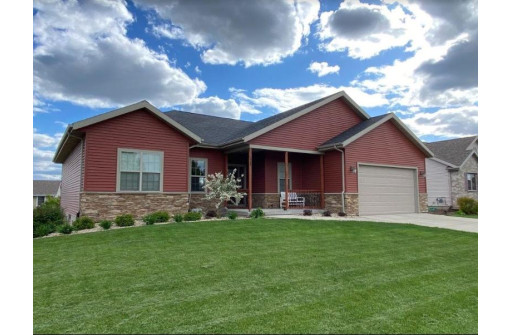 1825 Fjord Pass, Mount Horeb, WI 53572