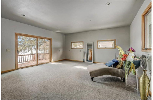 W8058 Eagle Ct, Oxford, WI 53952