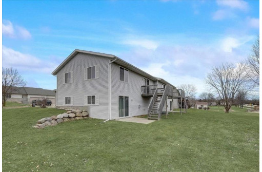 715 Constitution Ln, DeForest, WI 53532