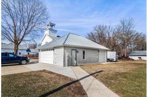 608 Albion Rd, Edgerton, WI 53534