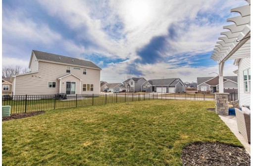 6105 White Daisy Court, McFarland, WI 53558