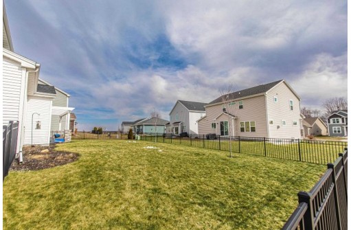 6105 White Daisy Court, McFarland, WI 53558