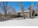 E11843 Longwood Dr, Prairie Du Sac, WI 53578-9783