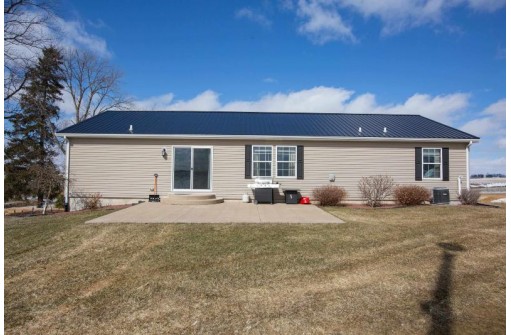 1115 Model Rd, Cuba City, WI 53807