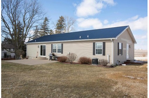 1115 Model Rd, Cuba City, WI 53807