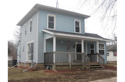 125 N Grand St, Markesan, WI 53946