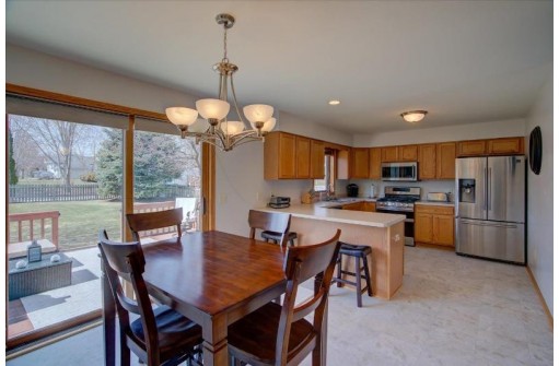 506 Malvern Hill Dr, Madison, WI 53718