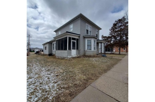 306 Amelia St, Cassville, WI 53806