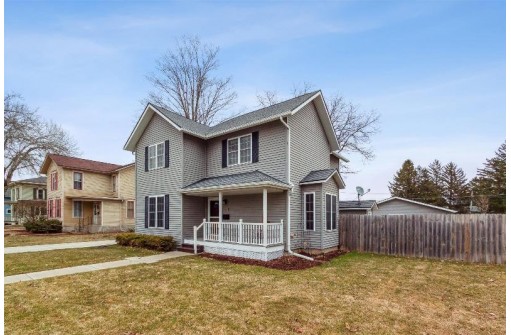 322 S 2nd St, Evansville, WI 53536