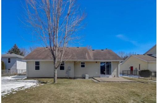 1007 Monteray Ln, Waunakee, WI 53597