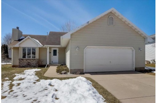 1007 Monteray Ln, Waunakee, WI 53597