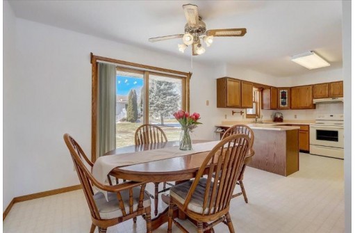 1007 Monteray Ln, Waunakee, WI 53597