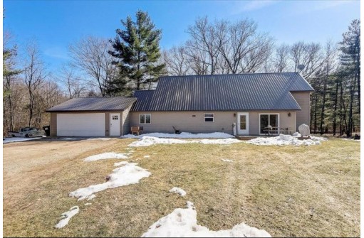 W9721 Grotzke Rd, Portage, WI 53901