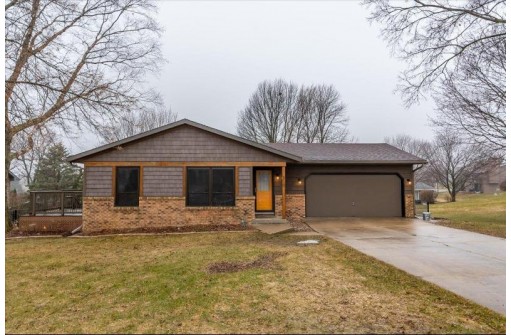 510 Reid Dr, Mount Horeb, WI 53572