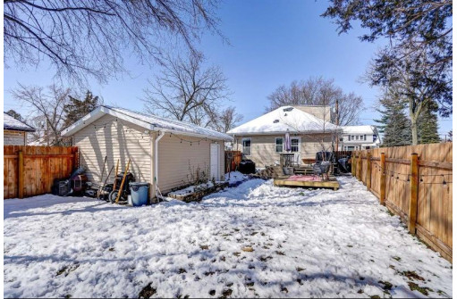 17 Powers Ave, Madison, WI 53714