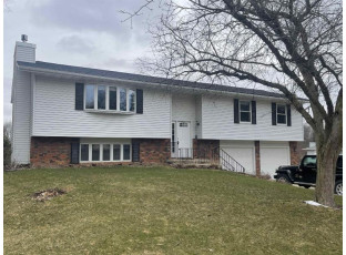 2638 Cambrian Cir Fitchburg, WI 53711