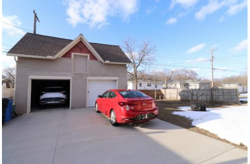 523 E Conant St, Portage, WI 53901