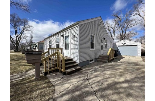 1725 Summit Ave, Beloit, WI 53511