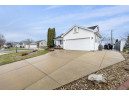 6713 Village Park Dr, Madison, WI 53718