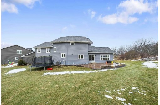 2950 Red Wolf Ct, Blue Mounds, WI 53517