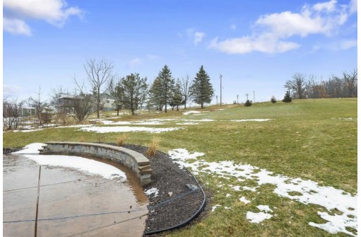 2950 Red Wolf Ct, Blue Mounds, WI 53517