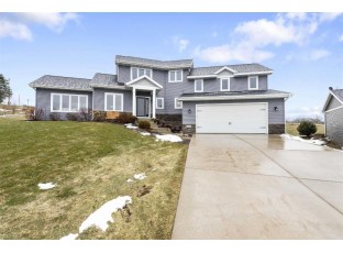 2950 Red Wolf Ct Blue Mounds, WI 53517