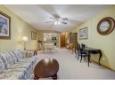 2 Maple Wood Ln 23, Madison, WI 53704