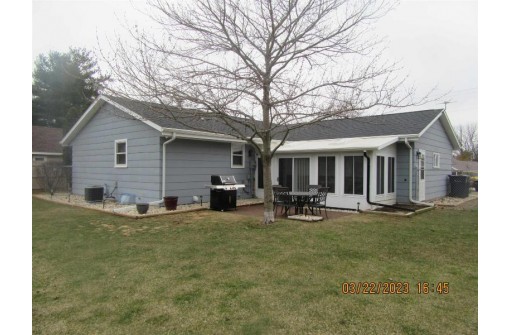 1755 S River Rd, Janesville, WI 53546