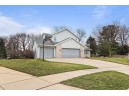 831 Peregrine Cir, Oregon, WI 53575