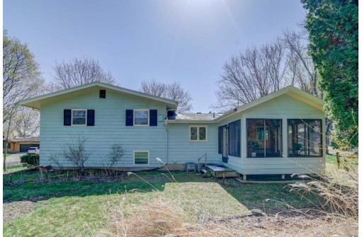 6002 Hempstead Rd, Madison, WI 53711