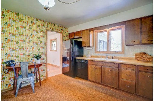 6002 Hempstead Rd, Madison, WI 53711