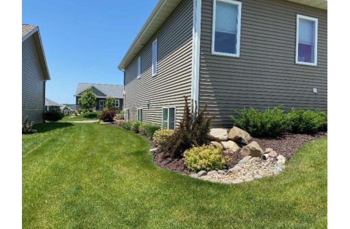 1921 Raptor Dr, Verona, WI 53593