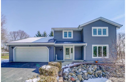 4640 Pine Manor Cir, Middleton, WI 53562