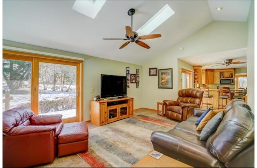 4640 Pine Manor Cir, Middleton, WI 53562