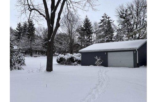 4640 Pine Manor Cir, Middleton, WI 53562